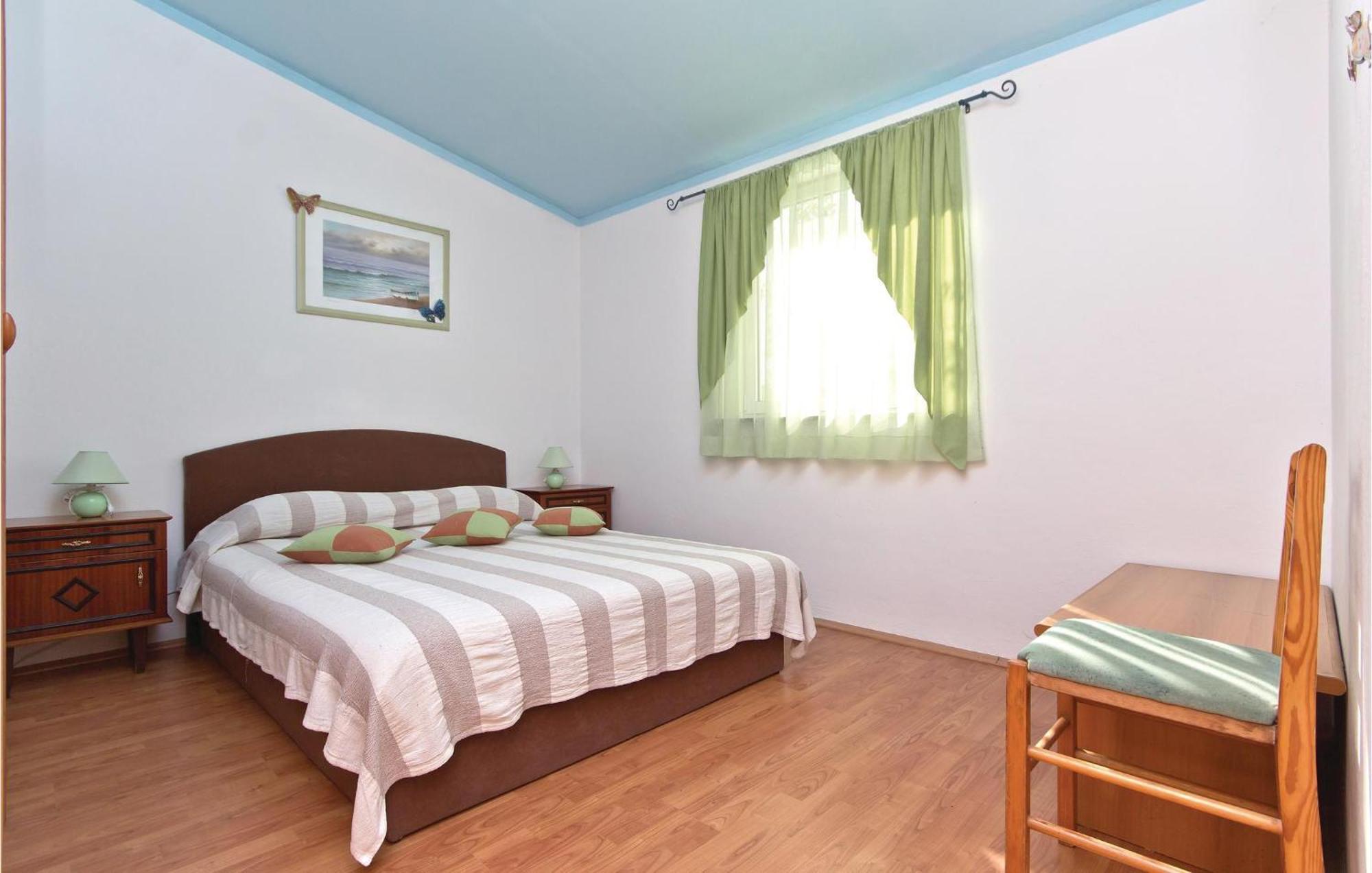 3 Bedroom Gorgeous Apartment In Marčana Esterno foto