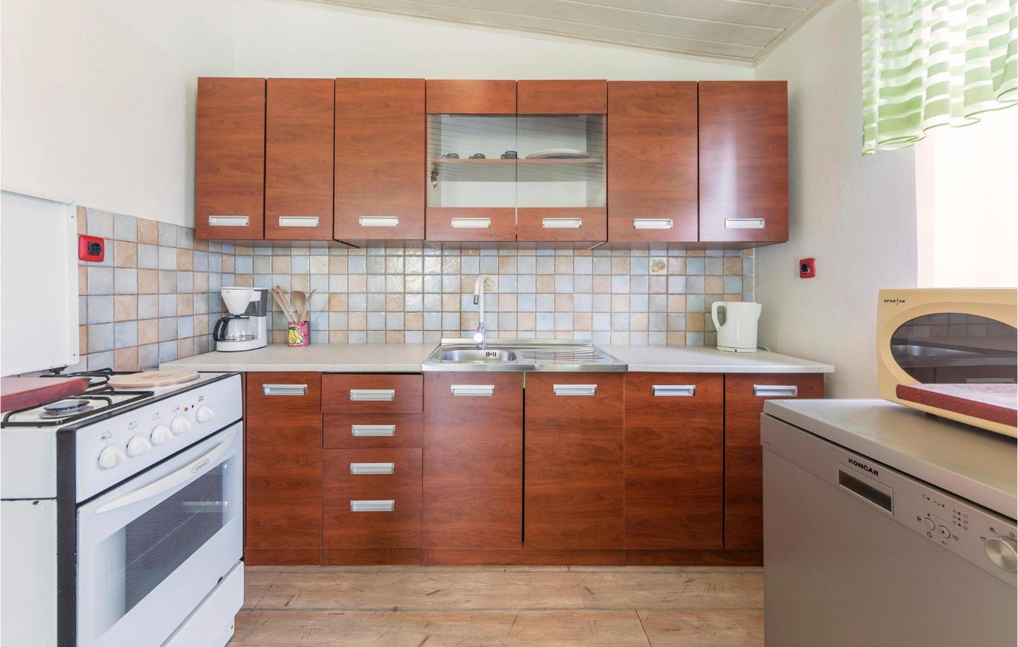 3 Bedroom Gorgeous Apartment In Marčana Esterno foto